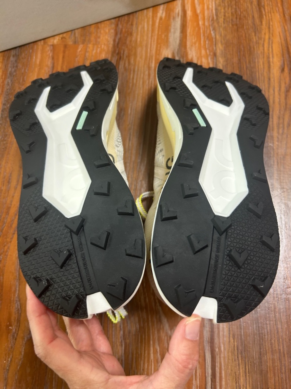 On Running Men’s Cloudultra Pro Running Shoes in Cream with Yellow Accents NWT - Picture 4 of 4